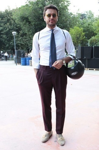 С чем носить темно-серые замшевые лоферы с кисточками