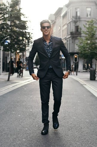 Какие ботинки челси носить с темно-серым костюмом