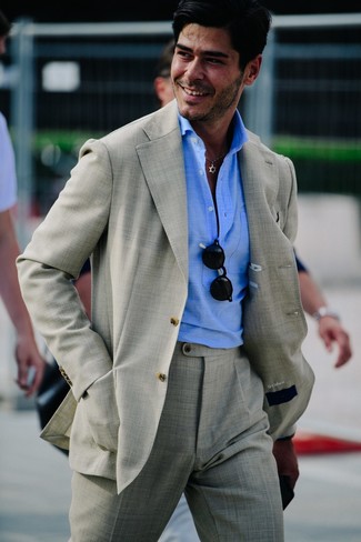 Какие футболки-поло носить с темно-серым костюмом