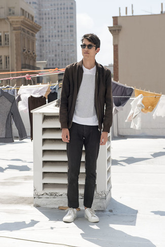 С чем носить темно-серые солнцезащитные очки мужчине