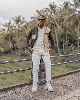 С чем носить темно-серые солнцезащитные очки мужчине