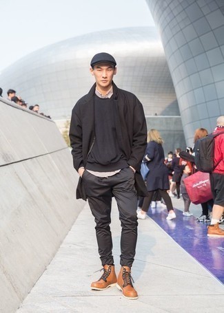 Как носить темно-серый свитшот с серыми брюками чинос