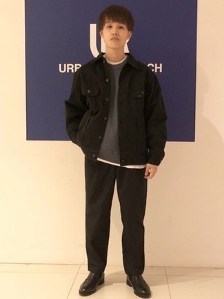 Какие лоферы носить с темно-серым свитшотем мужчине