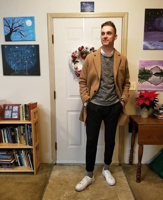 Какие длинные пальто носить с темно-серым свитшотем