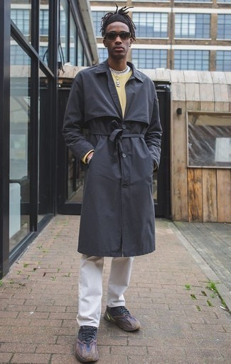С чем носить темно-серый плащ мужчине