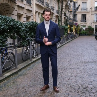 Какие туфли дерби носить с темно-серой водолазкой