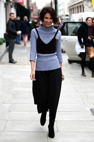 Какие сапоги носить с темно-серой водолазкой