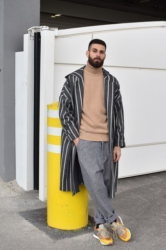 С чем носить темно-серое длинное пальто в вертикальную полоску