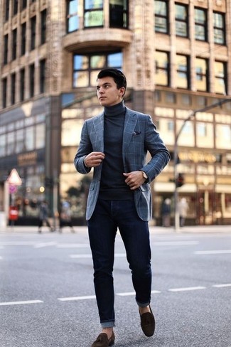 Как носить темно-серый шерстяной пиджак с черными джинсами мужчине