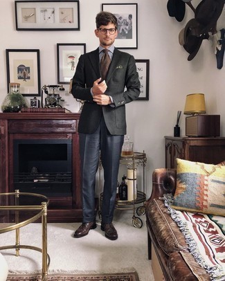 Как носить темно-серый шерстяной пиджак с темно-коричневыми кожаными брогами