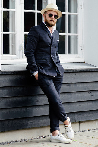 С чем носить темно-серый шерстяной двубортный пиджак мужчине