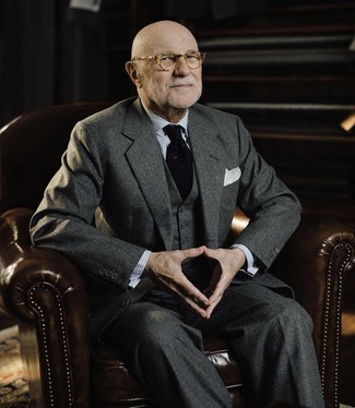 С чем носить темно-серый шерстяной костюм-тройку