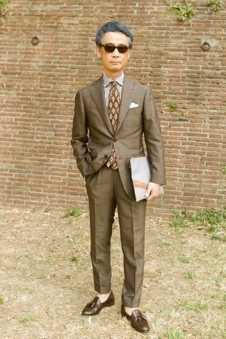 С чем носить темно-серый мужской клатч мужчине