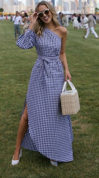 С чем носить платье в клетку