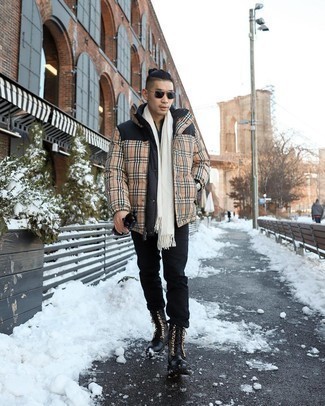 С чем носить куртку-пуховик в клетку мужчине