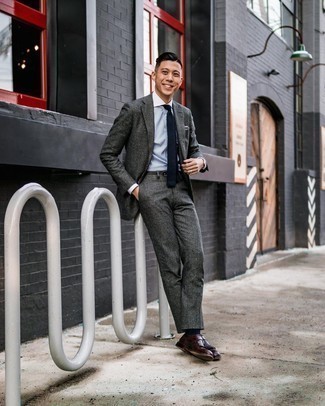 С чем носить шерстяной костюм в клетку