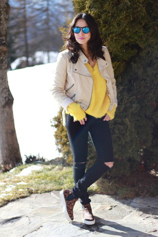 Как носить ботинки челси с свободным свитером