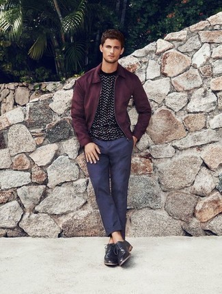 С чем носить футболку с круглым вырезом с узором зигзаг мужчине