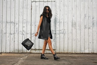 С чем носить мини-юбку с узором зигзаг