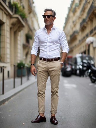 Как носить брюки чинос с туфлями дерби