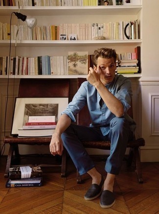 Как носить брюки чинос с эспадрильями