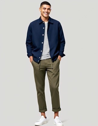 Как носить брюки чинос с курткой-рубашкой