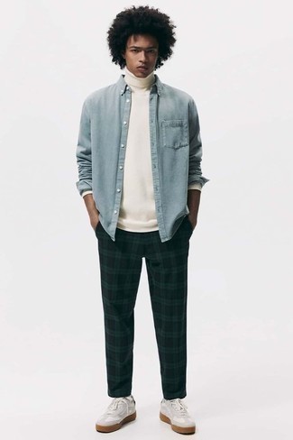 Как носить брюки чинос с водолазкой