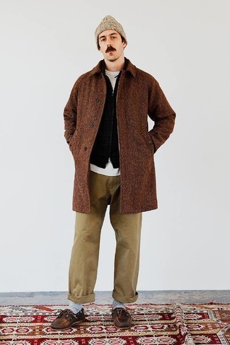 Как носить брюки чинос с свитером на молнии