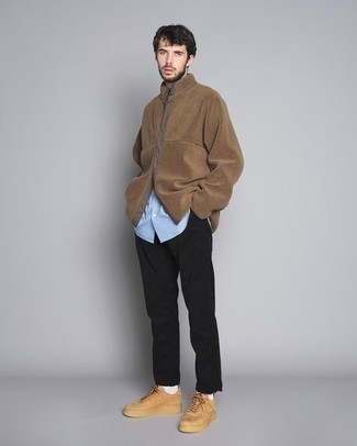 Как носить брюки чинос с свитером на молнии