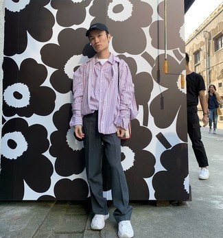 С чем носить прозрачную сумку почтальона