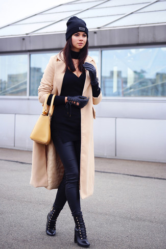 Как носить пальто с ботильонами на шнуровке