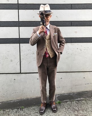 С чем носить вельветовый костюм