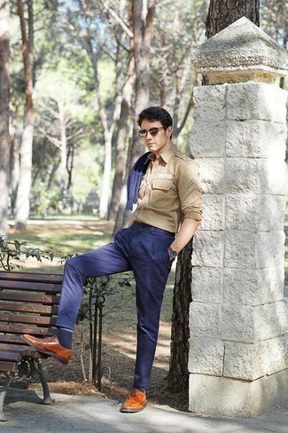 Как носить свитер с круглым вырезом с брогами