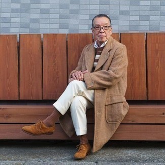 Как носить свитер с круглым вырезом с брогами