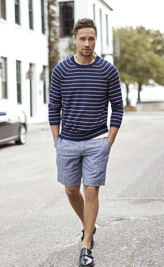 Как носить свитер с круглым вырезом с монками