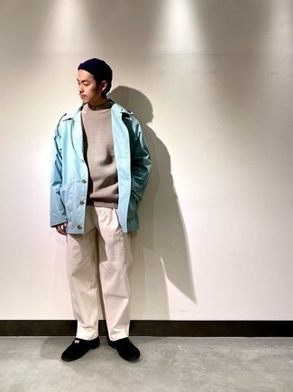 Как носить свитер с круглым вырезом с дождевиком мужчине