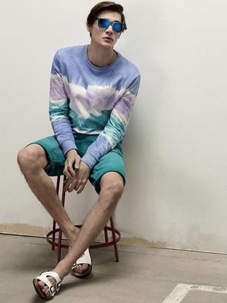 Как носить свитер с круглым вырезом с шортами мужчине