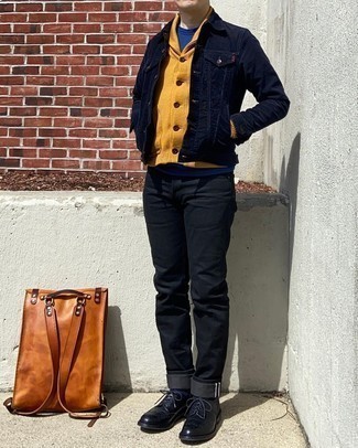 Как носить футболку с круглым вырезом с брогами