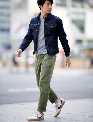 С чем носить футболку с круглым вырезом мужчине