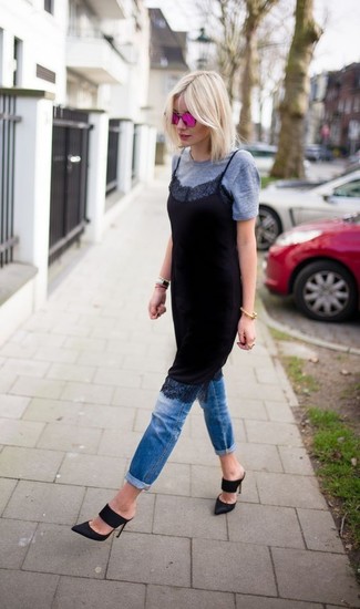 Как носить футболку с круглым вырезом с сабо