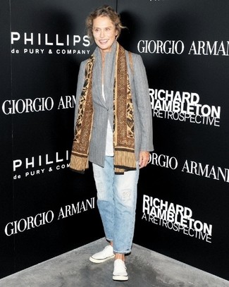 Как носить футболку с круглым вырезом с плимсоллами женщине