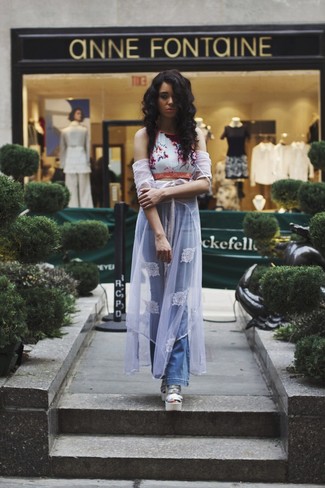 Как носить укороченный топ с босоножками на каблуке