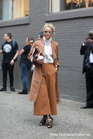 Как носить брюки-кюлоты с плащом