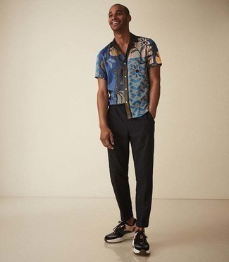 С чем носить темно-коричневые кроссовки мужчине