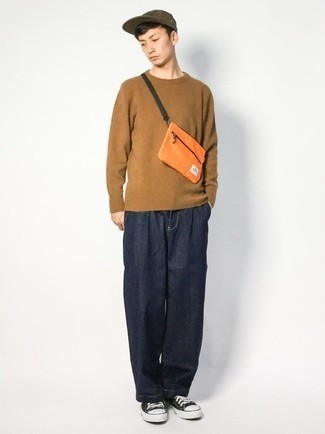 С чем носить темно-коричневую бейсболку мужчине