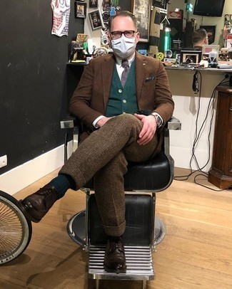 Какие броги носить с темно-коричневым пиджаком