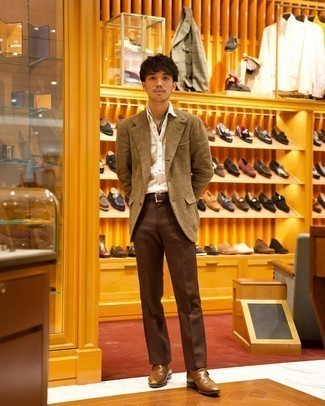 Какие ботинки челси носить с темно-коричневым пиджаком мужчине