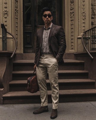 Какие брюки чинос носить с темно-коричневым пиджаком
