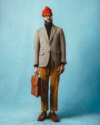 Какие ботинки дезерты носить с темно-коричневым пиджаком