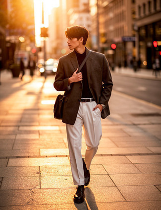 Какие водолазки носить с темно-коричневым пиджаком мужчине